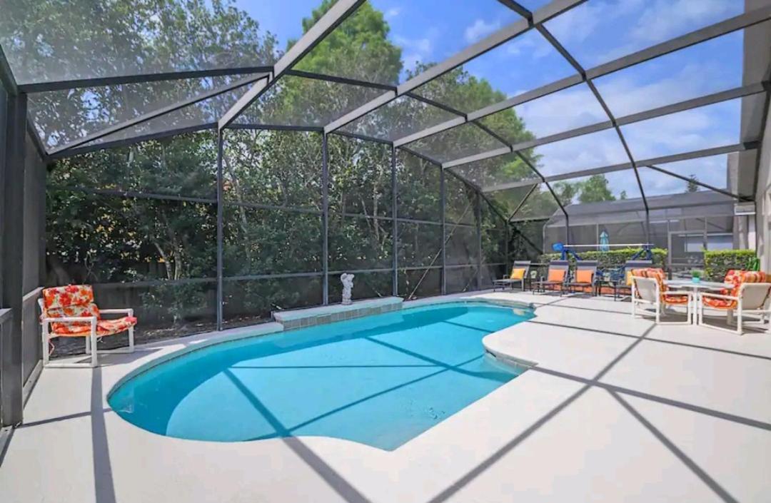Lake Berkley Family Resort: Quiet Getaway with Pool Near Disney Kissimmee Exterior photo