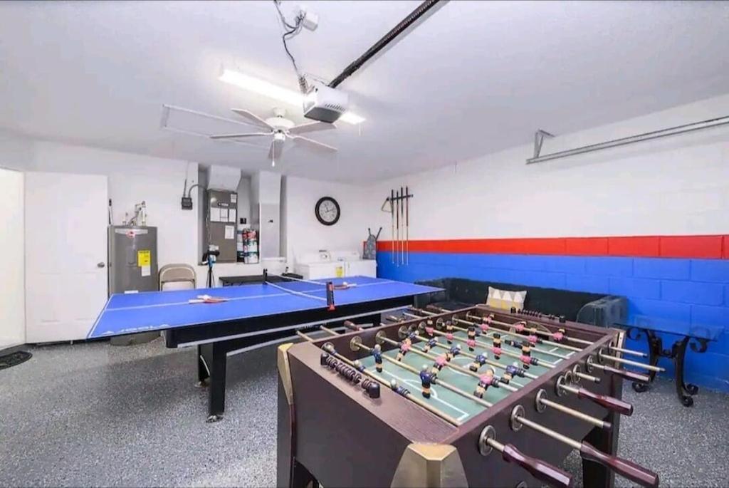 Lake Berkley Family Resort: Quiet Getaway with Pool Near Disney Kissimmee Exterior photo