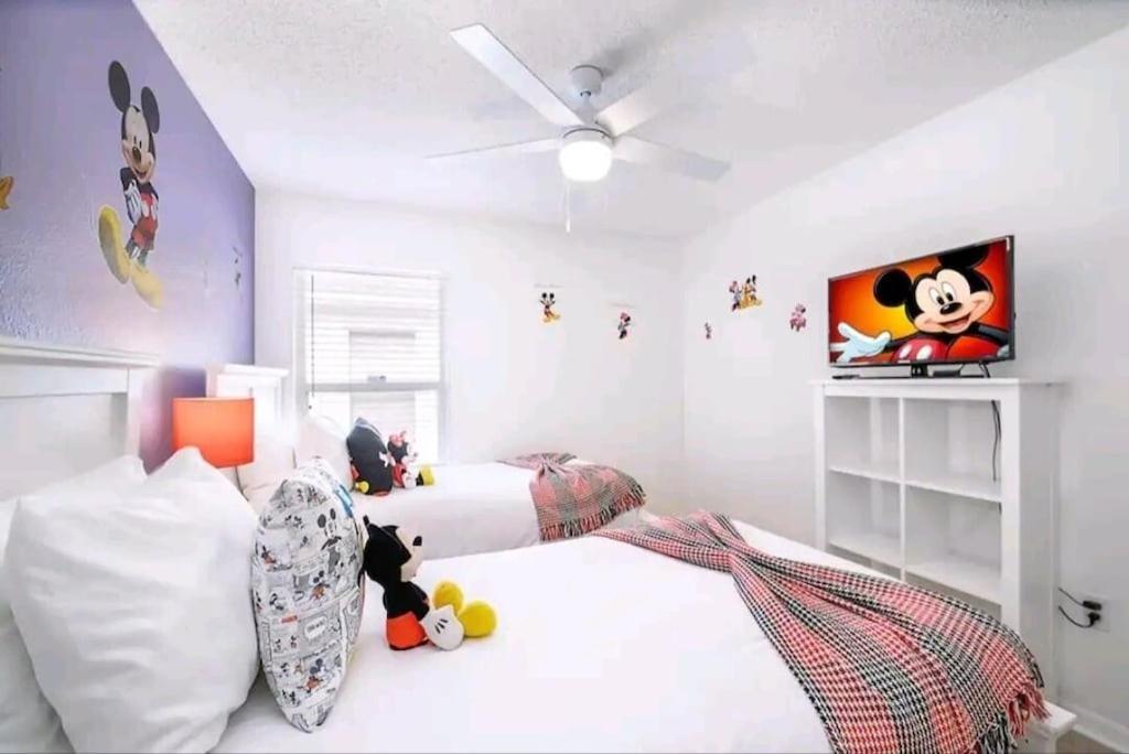 Lake Berkley Family Resort: Quiet Getaway with Pool Near Disney Kissimmee Exterior photo