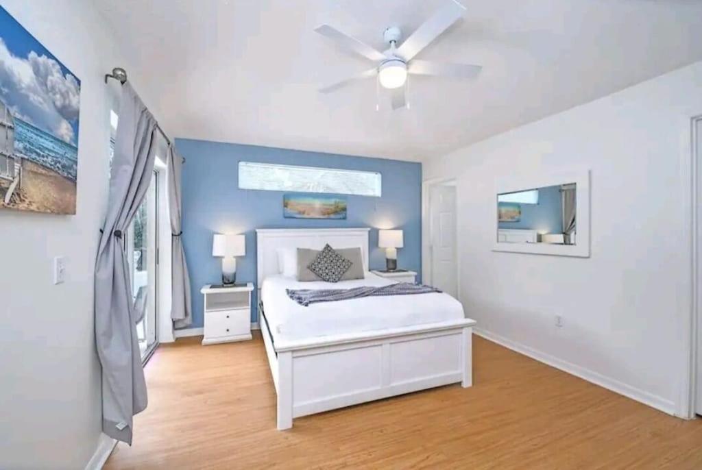 Lake Berkley Family Resort: Quiet Getaway with Pool Near Disney Kissimmee Exterior photo